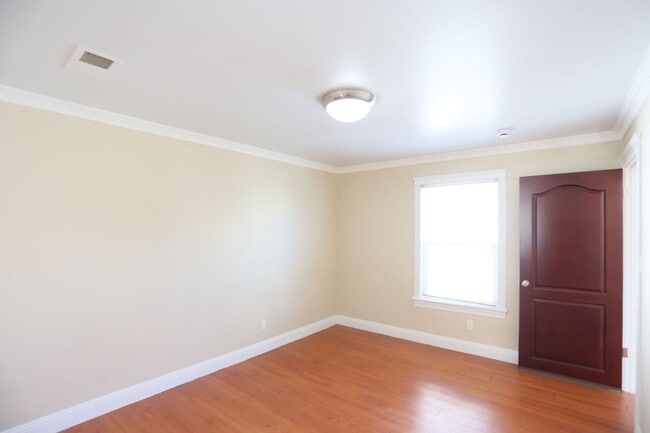 Building Photo - 373A - 5th Avenue