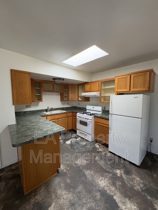 Foto del edificio - 1367 Young Ave SW