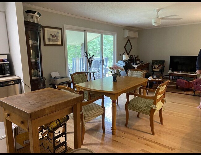 Foto del edificio - 708 Butternut Hill Rd