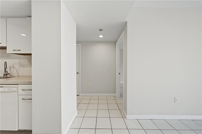Foto del edificio - 1280 W Peachtree St NE