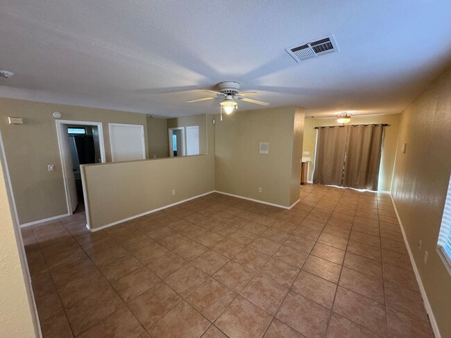 Building Photo - 9949 E Diamond Ave