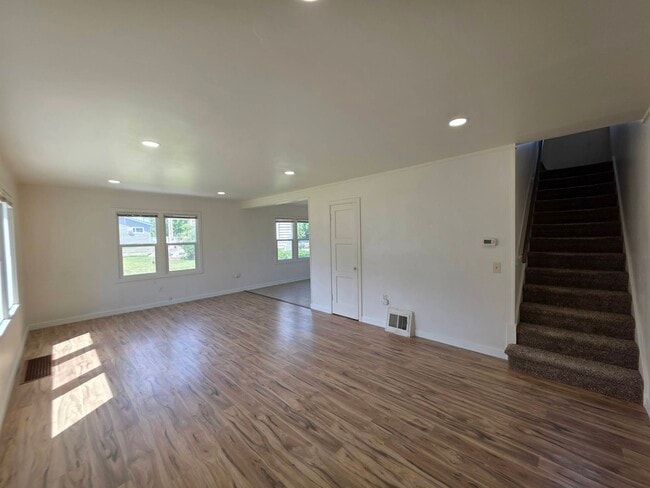 Building Photo - 1206 Putnam St