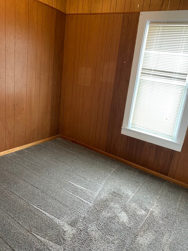 Bedroom 2 - 218 S Lucas Ave