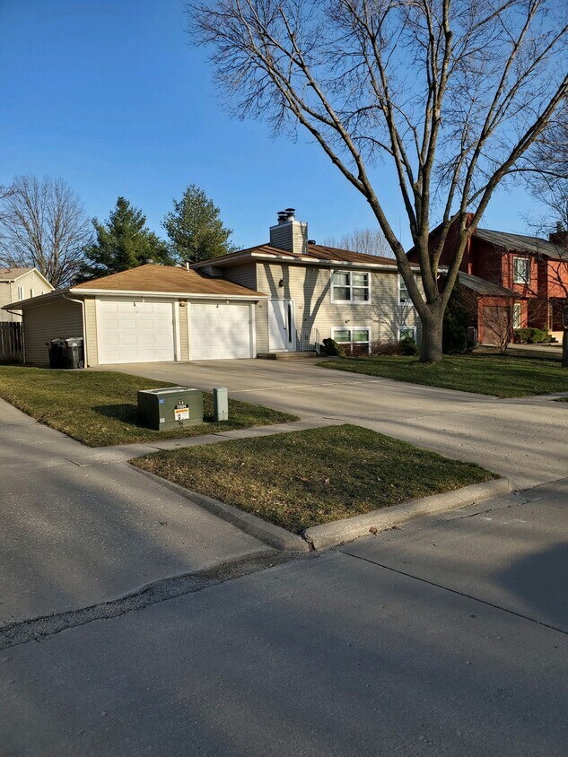 1461 Eastview Dr, Coralville, IA 52241 Townhome Rentals in Coralville