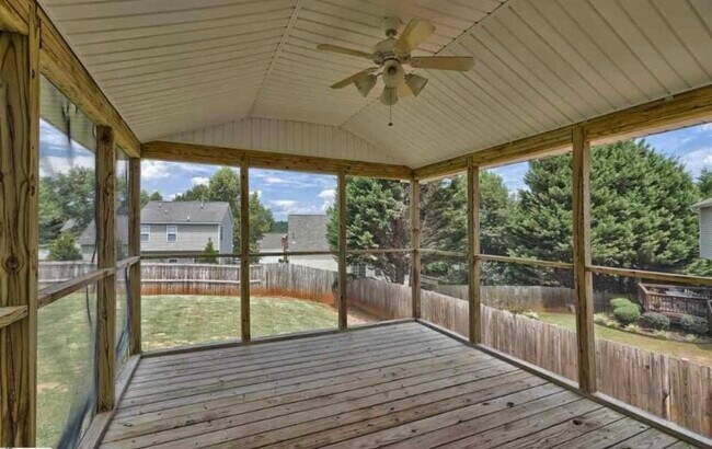 Foto del edificio - 210 Seven Pines Ct