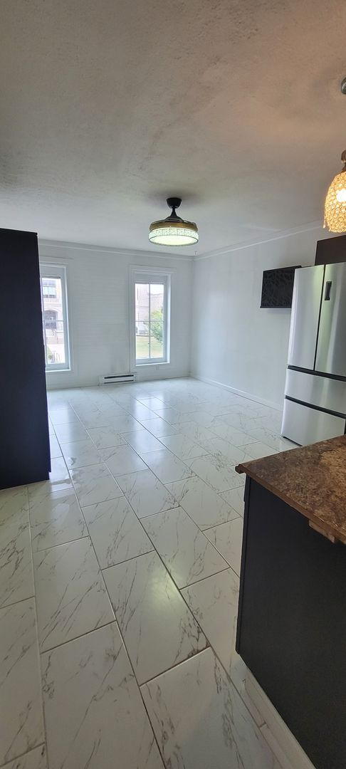 Photo - 111 W. Franklin-FOURPOINT Apartment