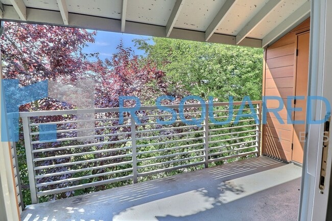 Building Photo - 12117 NE Bel Red Rd