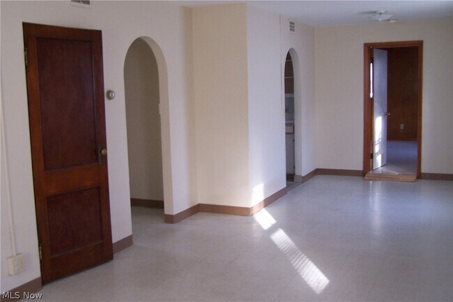 Foto del edificio - 15794 Grove St