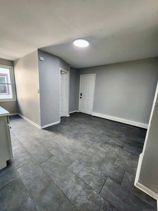 Building Photo - 980 Pembroke St