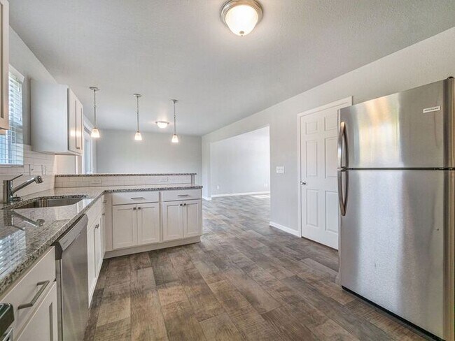 Foto del edificio - 17433 Silver Maple St