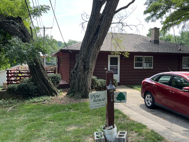 Building Photo - 3217 Stevens St