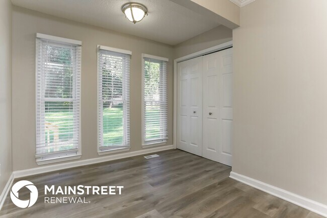 Building Photo - 43 1st Ave E