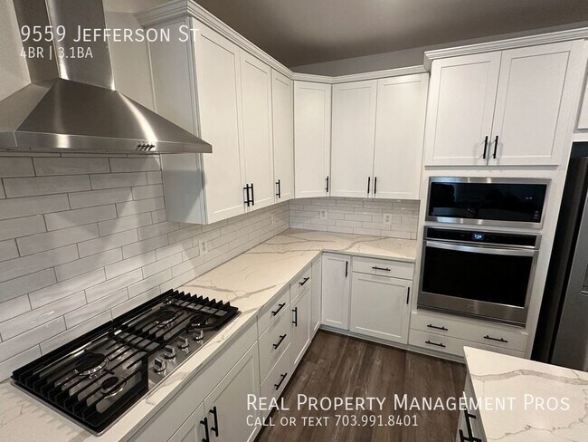 Building Photo - Qualify for a zero deposit? Under a mile t...