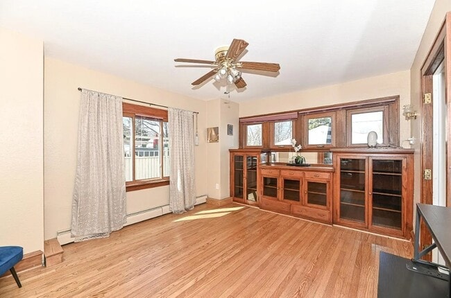 Building Photo - 3717 S 56th St