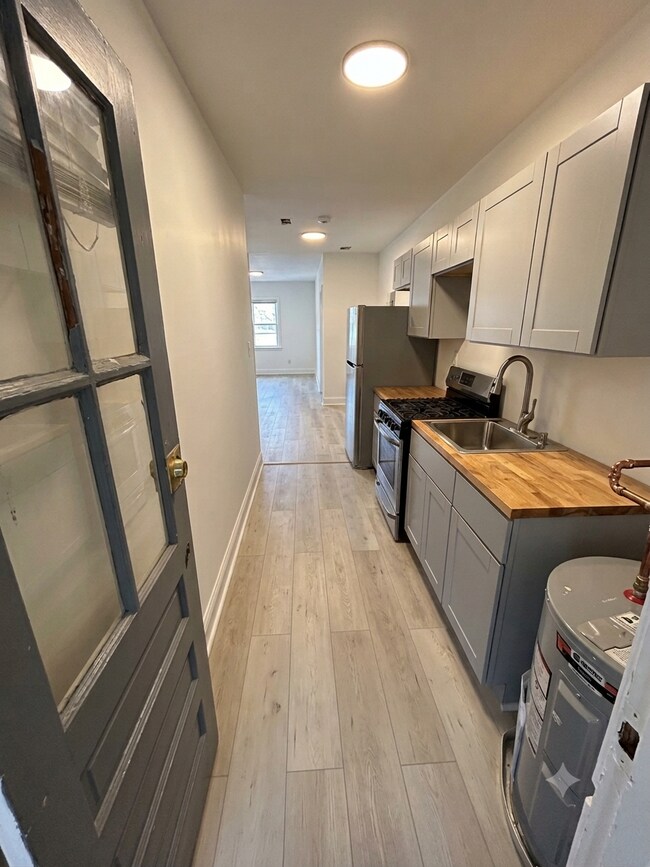 Foto del edificio - 1408 Holbrook St NE