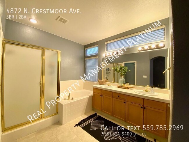 Foto del edificio - 4872 N Crestmoor Ave