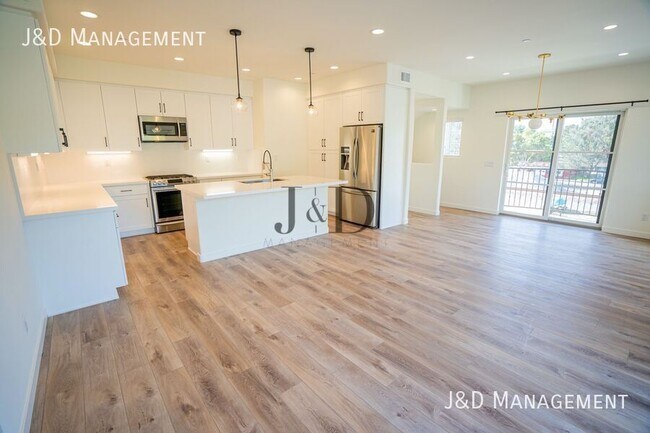 Building Photo - 1369 N VULCAN Ave