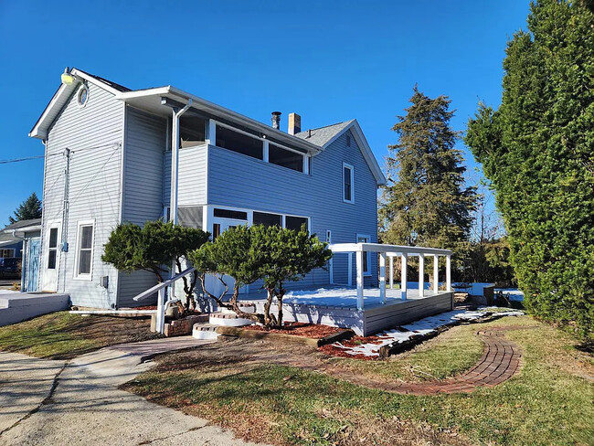 Front - 24408 60th Pl