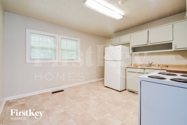 Building Photo - 8277 Dunellen Ln