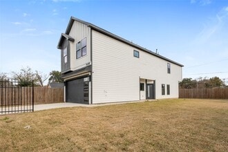 Building Photo - 1113 Danube St