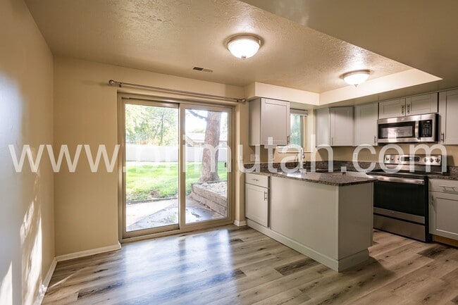 Building Photo - 3564 E 7800 S