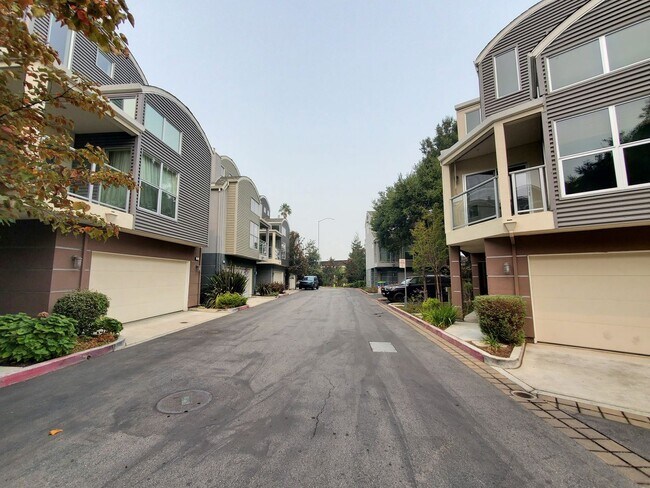 Foto del edificio - 3 br, 3 bath House - 9 Heritage Place