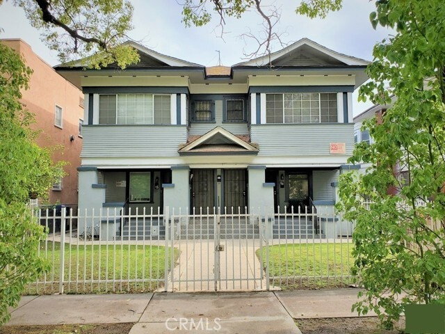 Foto principal - 836 W 40th Pl