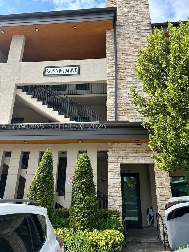 Foto del edificio - 7805 NW 104th Ave