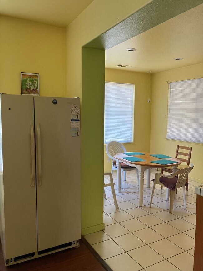 Foto del edificio - Beautiful 4-Bedroom Home for Rent in North...