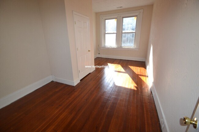 Foto del edificio - 1042 Marshall Ave