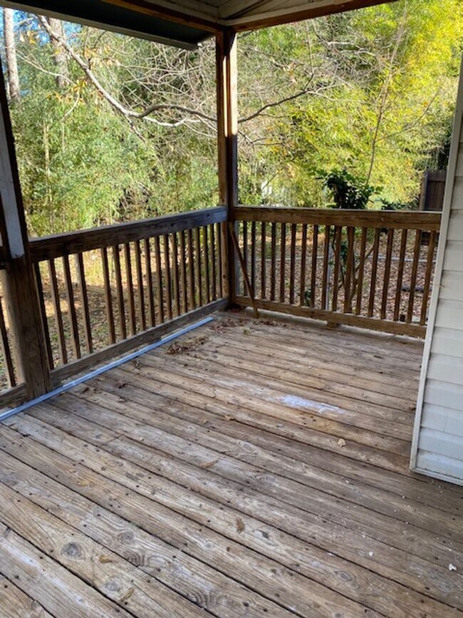 Building Photo - 8-14 Westridge Cir SW