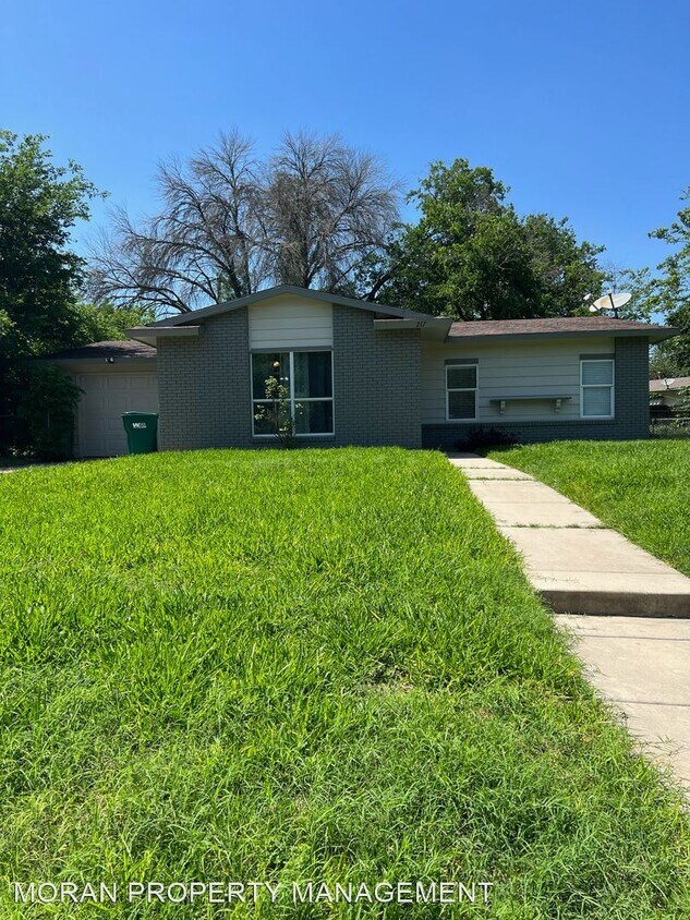 Primary Photo - 3 br, 2 bath House - 217 Northview