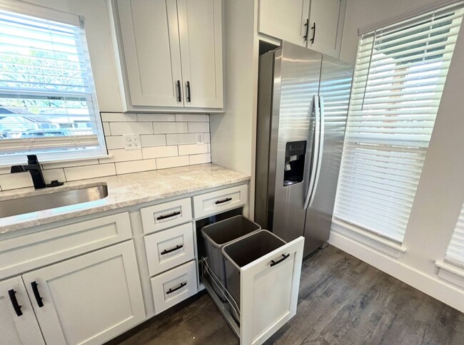 Foto del edificio - 3 Bedroom 2 Bathroom Home for Rent