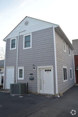 Building Photo - 9 Green St