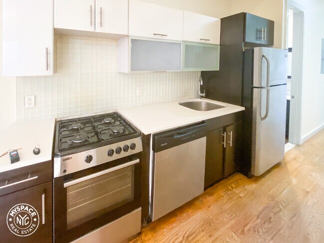 Foto del edificio - 690 Prospect Pl
