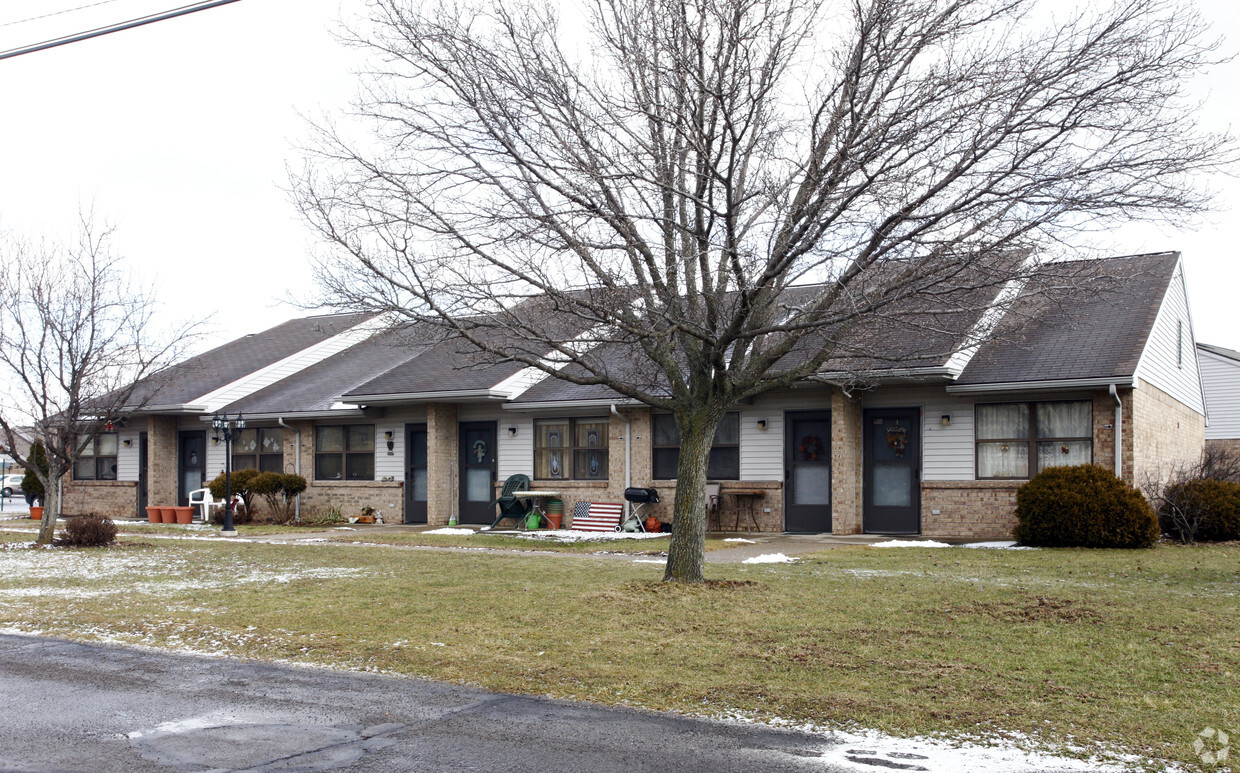 Primary Photo - Roseland Apartments