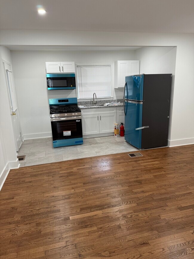 Foto del edificio - 717 Sycamore Dr