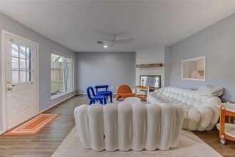 Building Photo - 1160 N Kirkwood Rd