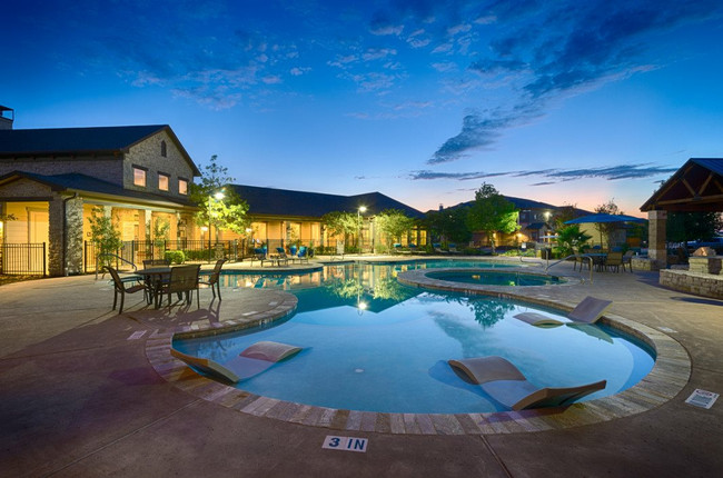 Building Photo - Lake Walk at Traditions Apartments