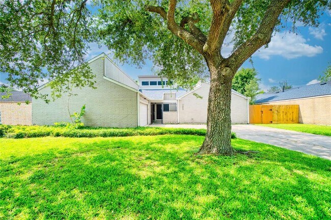 Building Photo - 7903 Portal Dr