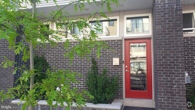 Building Photo - 1336 N Howard St