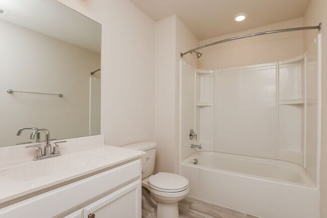 Foto del edificio - 2508 Elmcroft Ave