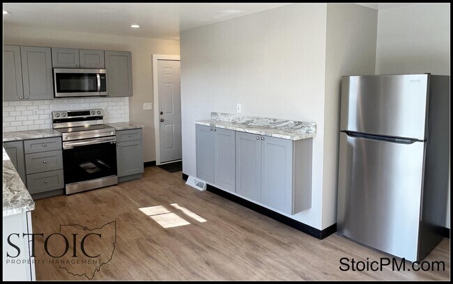 Building Photo - 2959 Woodgrove Dr
