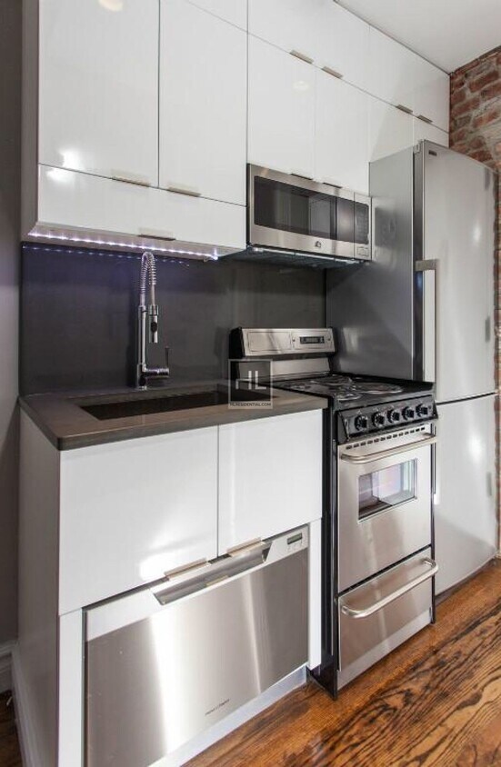 Building Photo - West 14th Street