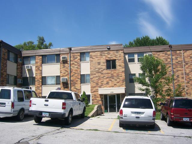 Foto del edificio - 136 Bennett Ave