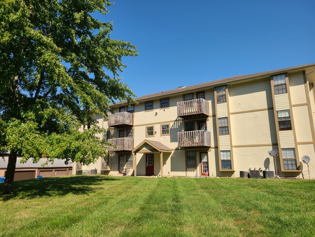 Randall Court Apartments - Apartments in Gladstone, MO | Apartments.com