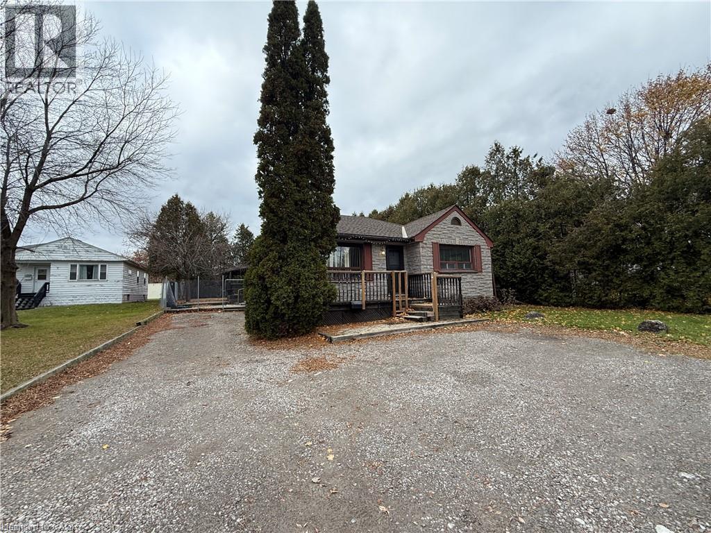 Photo principale - 862 West 5th Street