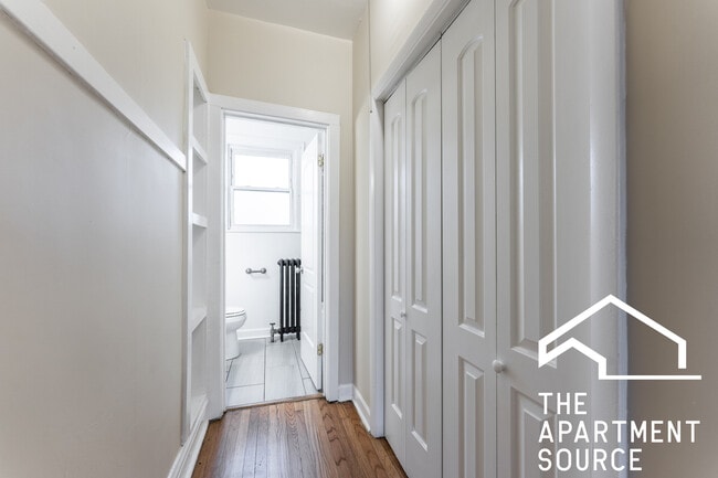 Building Photo - 4826.5 W Addison St