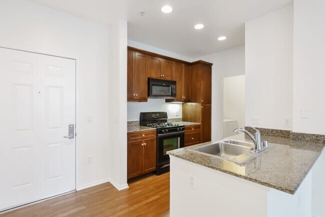 Building Photo - 2 br, 2 bath House - 1329 Scholarship