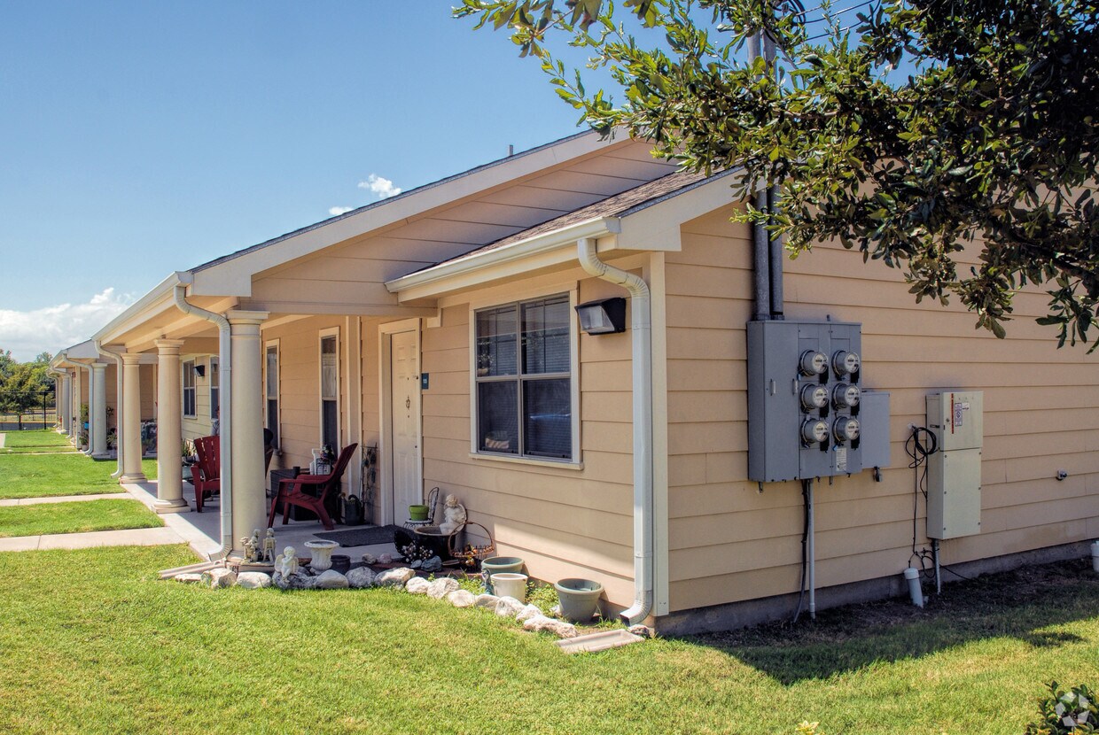 Primary Photo - Gracemont House Apartments